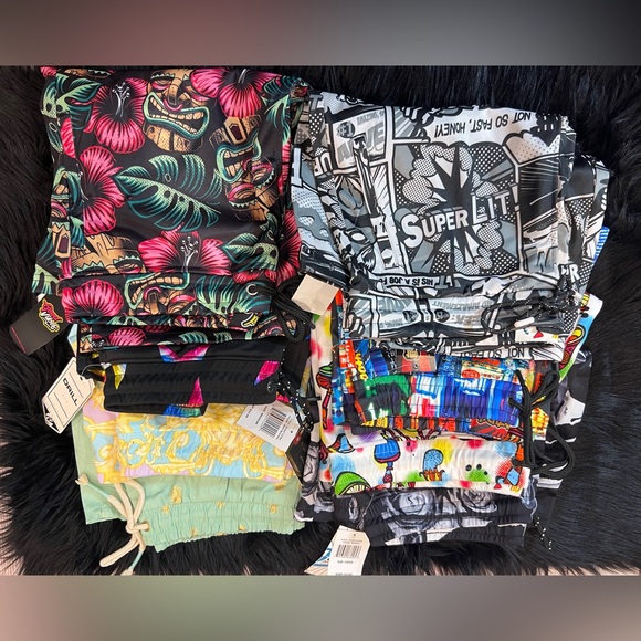 WHOLESALE LOT OF 8 BOARDSHORTS *NWT*Mixed Sizes$400+ MSRP